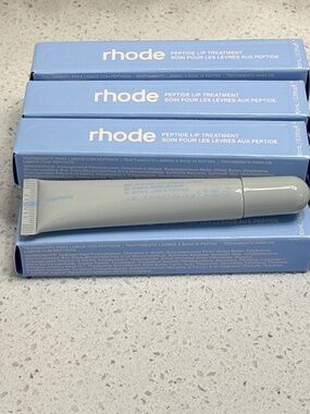 2 x 🫐🧇Rhode Sugarberry Peptide Lip Treatments 🫐🧇